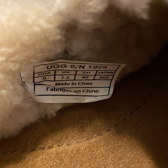 Uggs new without tag slip on size 9 women - Picture 5 of 6